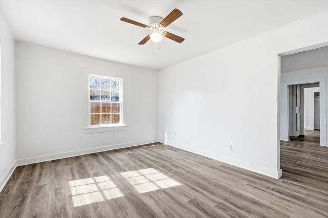 803 E 14th Street, Bonham, TX 75418