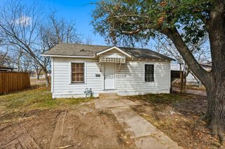 803 E 14th Street, Bonham, TX 75418