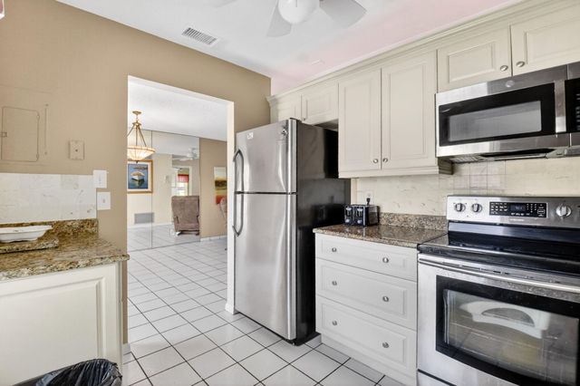 260 Cape Cod Circle, Lake Worth, FL 33467