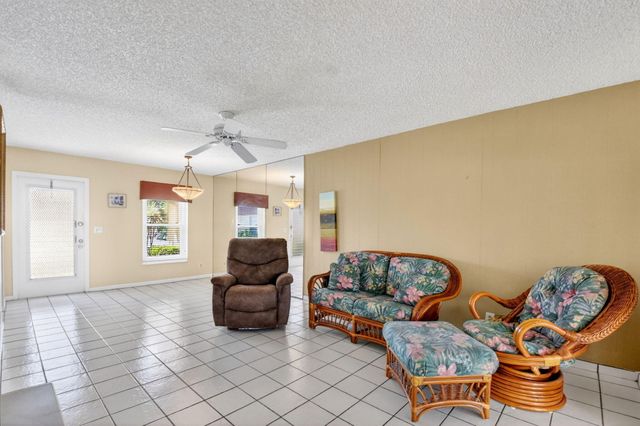 260 Cape Cod Circle, Lake Worth, FL 33467