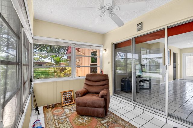 260 Cape Cod Circle, Lake Worth, FL 33467