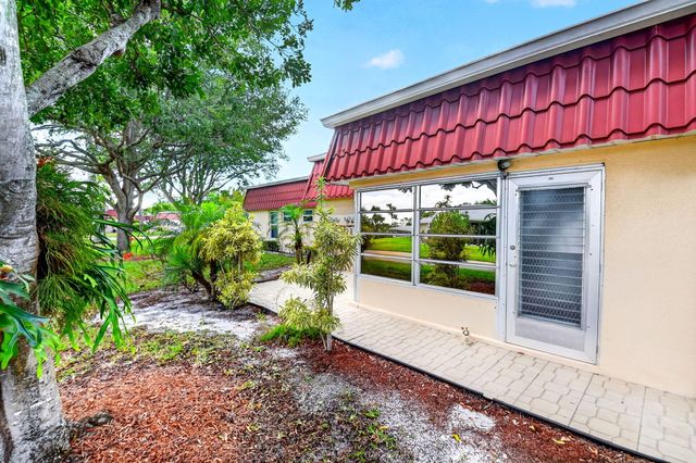 260 Cape Cod Circle, Lake Worth, FL 33467