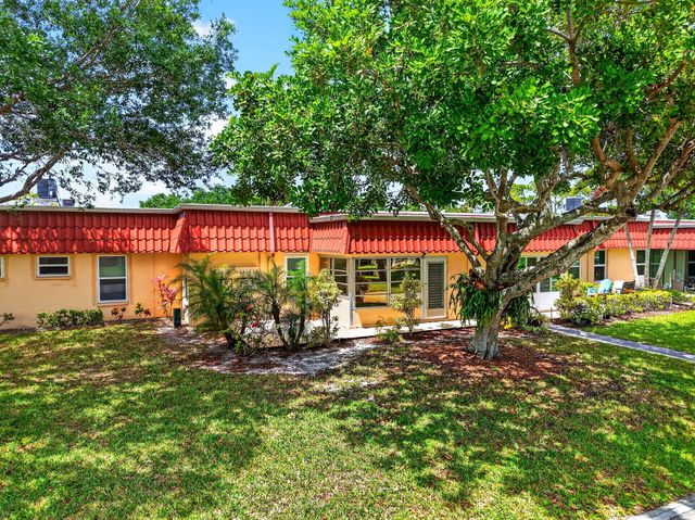 260 Cape Cod Circle, Lake Worth, FL 33467