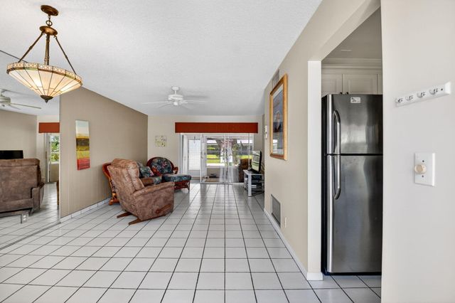 260 Cape Cod Circle, Lake Worth, FL 33467