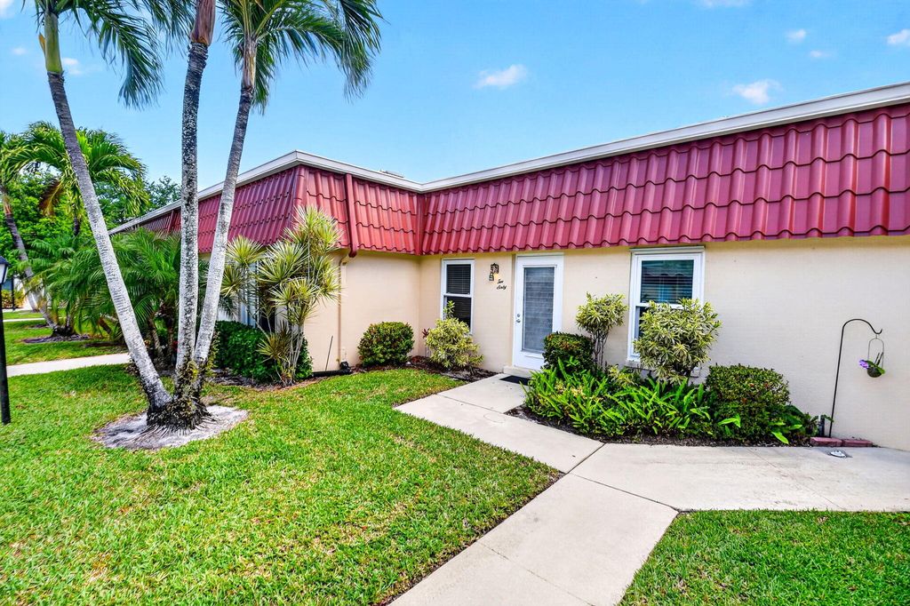 260 Cape Cod Circle, Lake Worth, FL 33467