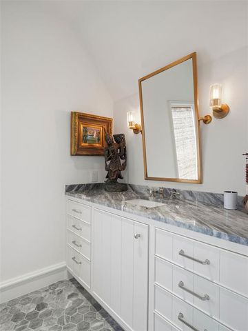 8400 Stonehurst Court, Oklahoma City, OK 73120