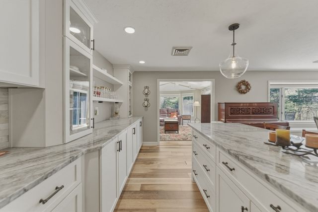 402 Ridgefield Cir D, Clinton, MA 01510