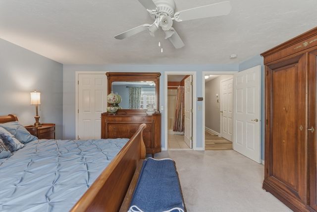 402 Ridgefield Cir D, Clinton, MA 01510