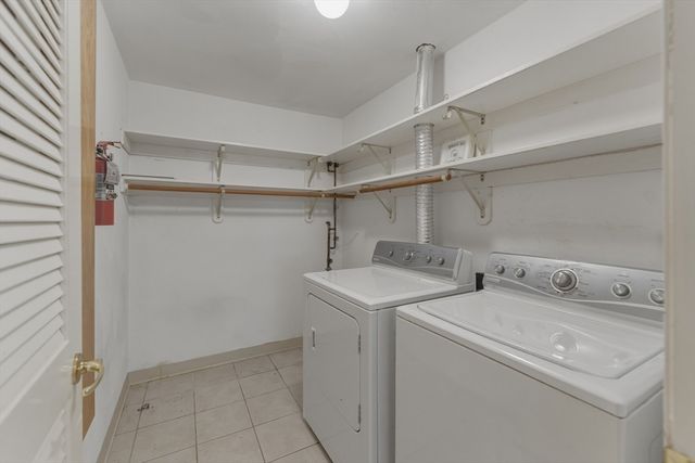 402 Ridgefield Cir D, Clinton, MA 01510