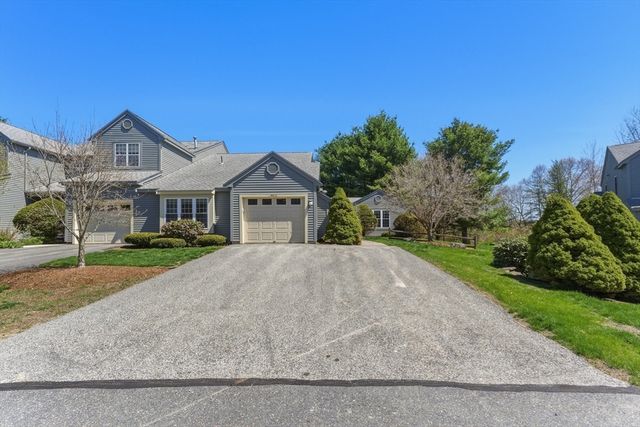 402 Ridgefield Cir D, Clinton, MA 01510