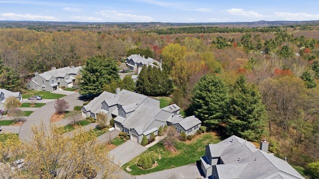 402 Ridgefield Cir D, Clinton, MA 01510