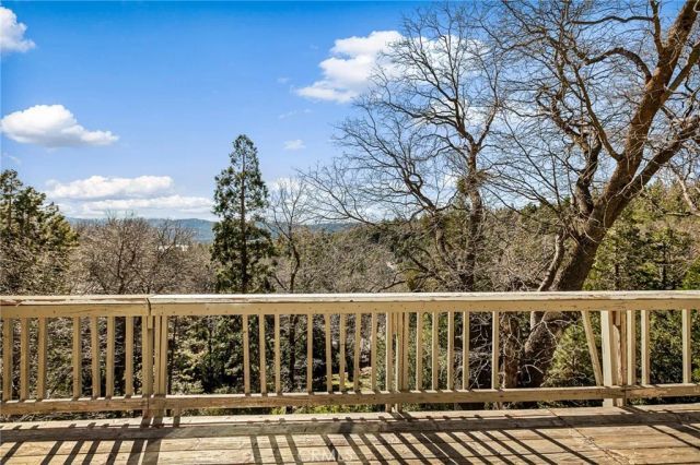 971 Nadelhorn Drive, Lake Arrowhead, CA 92352