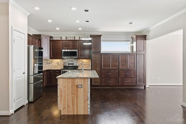 7890 Planters Lane, West Chester, OH 45069