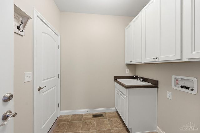 7890 Planters Lane, West Chester, OH 45069