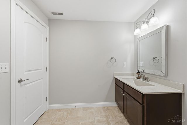 7890 Planters Lane, West Chester, OH 45069