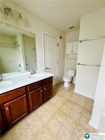 8395 Saylor Court, Upper Macungie Twp, PA 18031