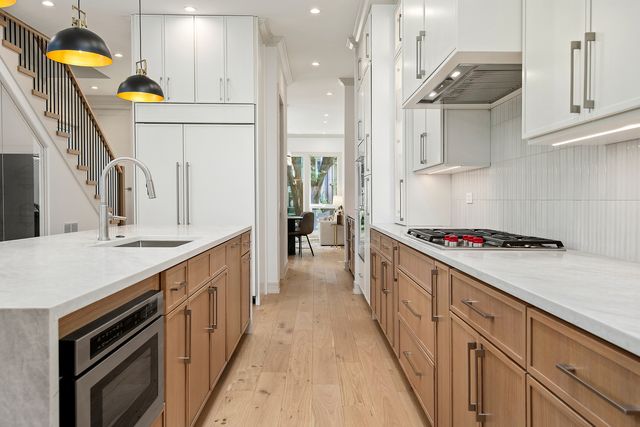 4846 N Hermitage Avenue, Chicago, IL 60640