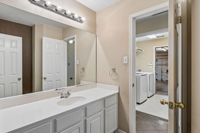 7206 W Magic Mountain LN, Round Rock, TX 78681