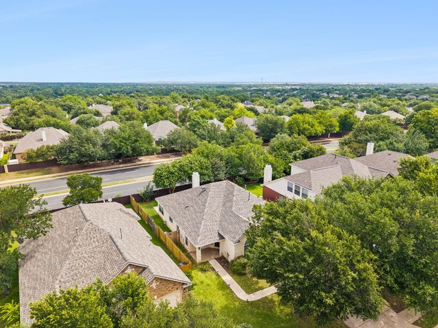 7206 W Magic Mountain LN, Round Rock, TX 78681