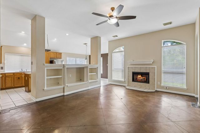 7206 W Magic Mountain LN, Round Rock, TX 78681
