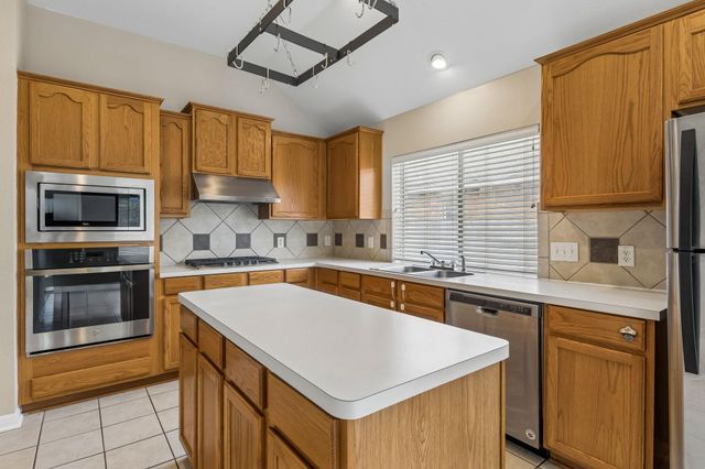 7206 W Magic Mountain LN, Round Rock, TX 78681