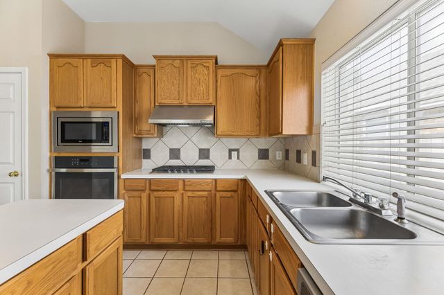 7206 W Magic Mountain LN, Round Rock, TX 78681