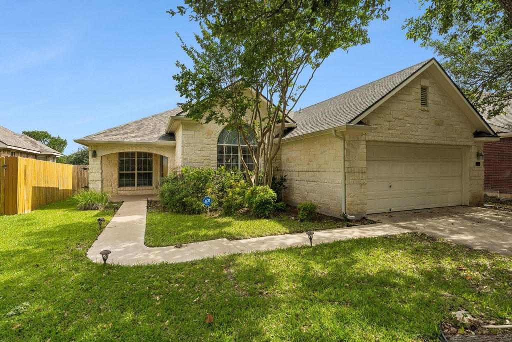 7206 W Magic Mountain LN, Round Rock, TX 78681