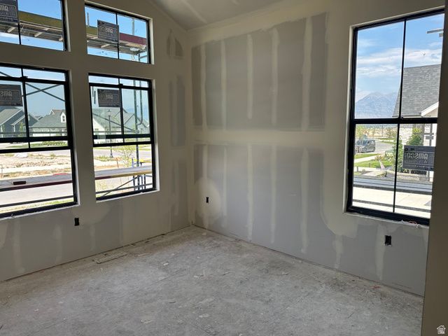 743 W SARA DR, Saratoga Springs, UT 84045
