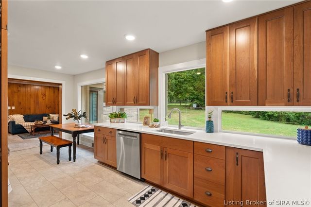 3884 Paoli Pike, Floyds Knobs, IN 47119