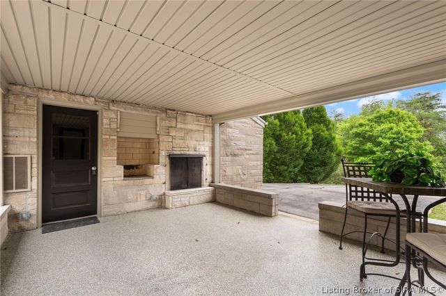 3884 Paoli Pike, Floyds Knobs, IN 47119