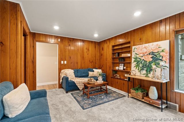 3884 Paoli Pike, Floyds Knobs, IN 47119