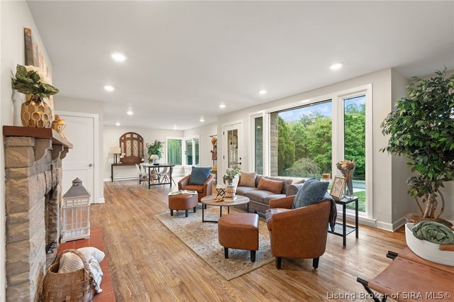 3884 Paoli Pike, Floyds Knobs, IN 47119