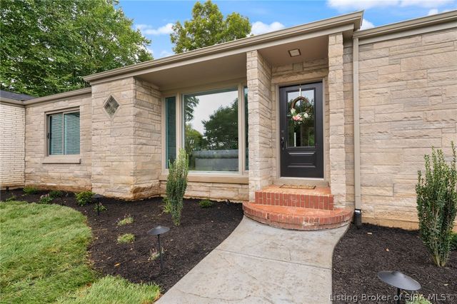 3884 Paoli Pike, Floyds Knobs, IN 47119