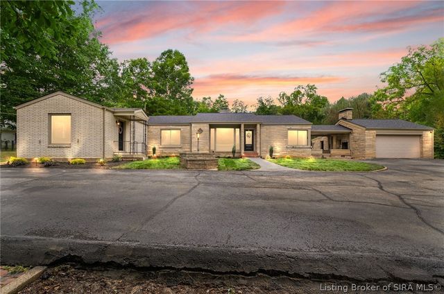 3884 Paoli Pike, Floyds Knobs, IN 47119