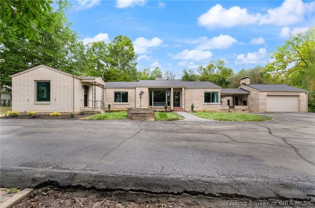 3884 Paoli Pike, Floyds Knobs, IN 47119
