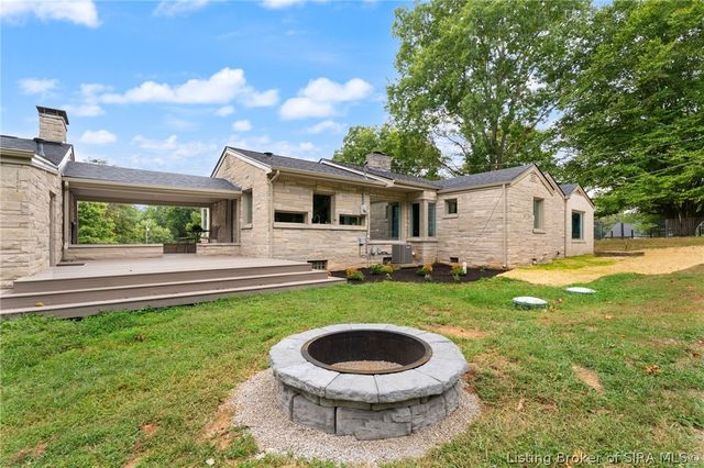 3884 Paoli Pike, Floyds Knobs, IN 47119