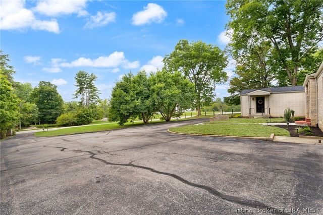 3884 Paoli Pike, Floyds Knobs, IN 47119