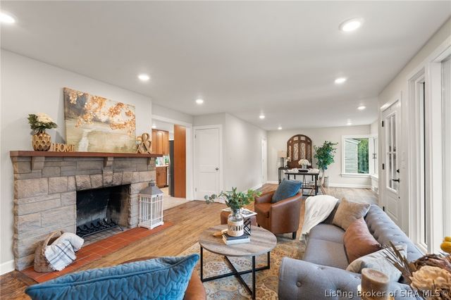3884 Paoli Pike, Floyds Knobs, IN 47119