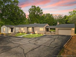 3884 Paoli Pike, Floyds Knobs, IN 47119