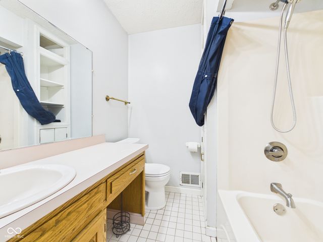 1430 S 300 E, Anderson, IN 46017