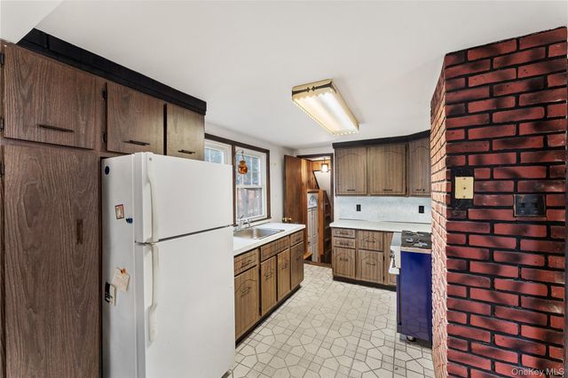 160 Lanier Place, Westbury, NY 11590