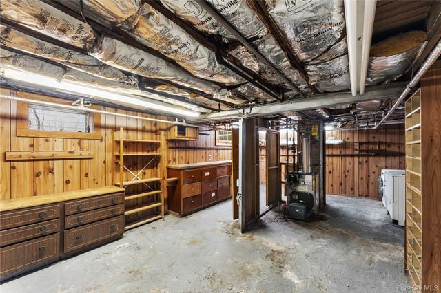 160 Lanier Place, Westbury, NY 11590