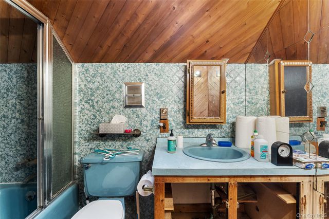 160 Lanier Place, Westbury, NY 11590