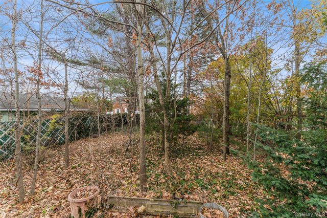 160 Lanier Place, Westbury, NY 11590