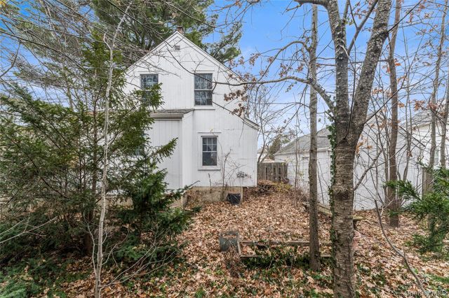 160 Lanier Place, Westbury, NY 11590