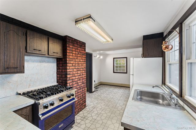 160 Lanier Place, Westbury, NY 11590