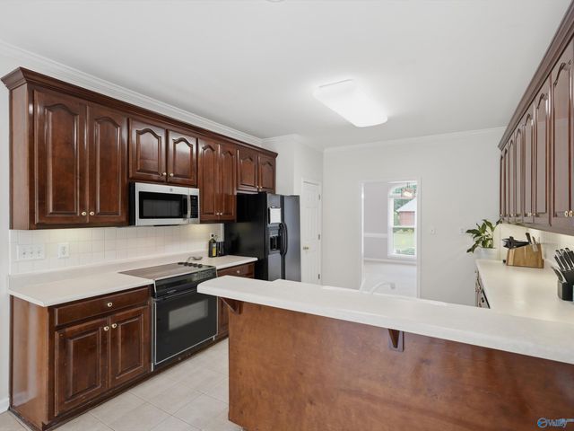 275 Natchez Trail, Huntsville, AL 35806