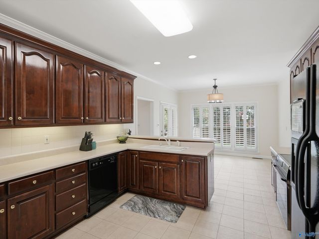 275 Natchez Trail, Huntsville, AL 35806