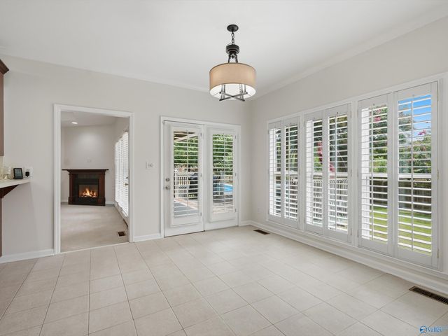 275 Natchez Trail, Huntsville, AL 35806