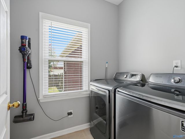 275 Natchez Trail, Huntsville, AL 35806